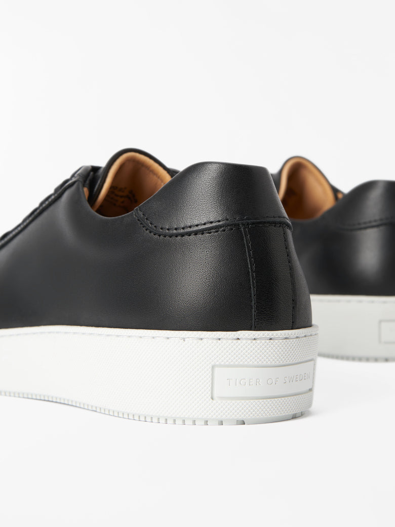 Salas Sneakers - Black